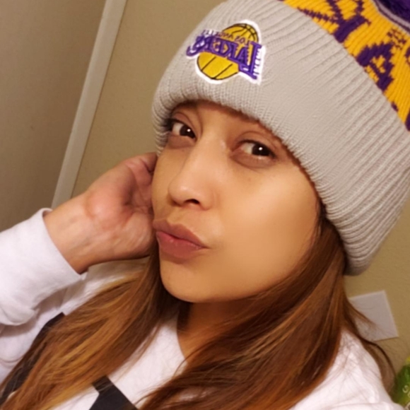 Meet your Posher, Sara - Picture 2 of 2